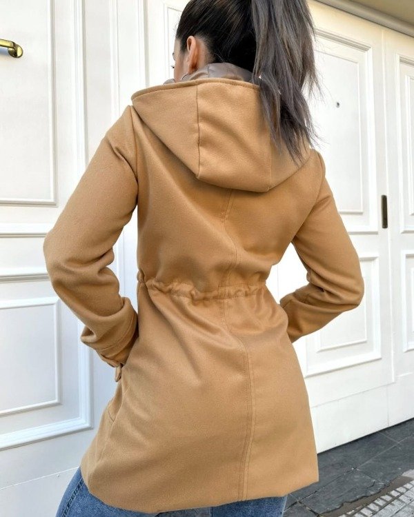 Producto - TAPADO CAMEL CON CAPUCHA