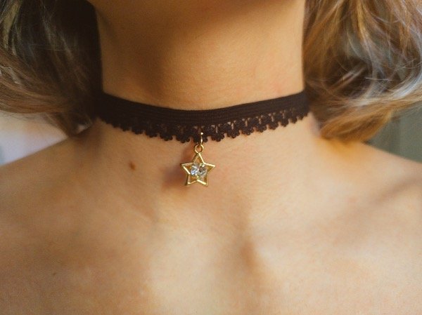 Producto - Choker de tela dije dorado estrella