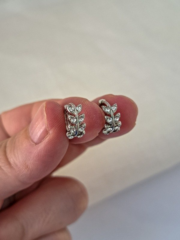 Producto - Aros Hoja strass 6 mm x 1 cm