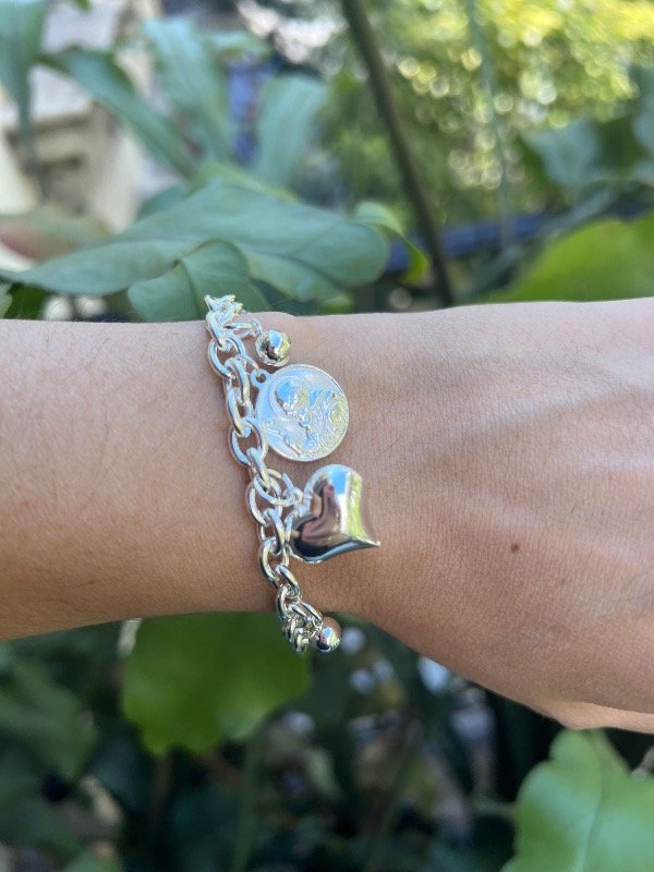 Producto - 1 pulsera acero blanco dijes corazón y san benito