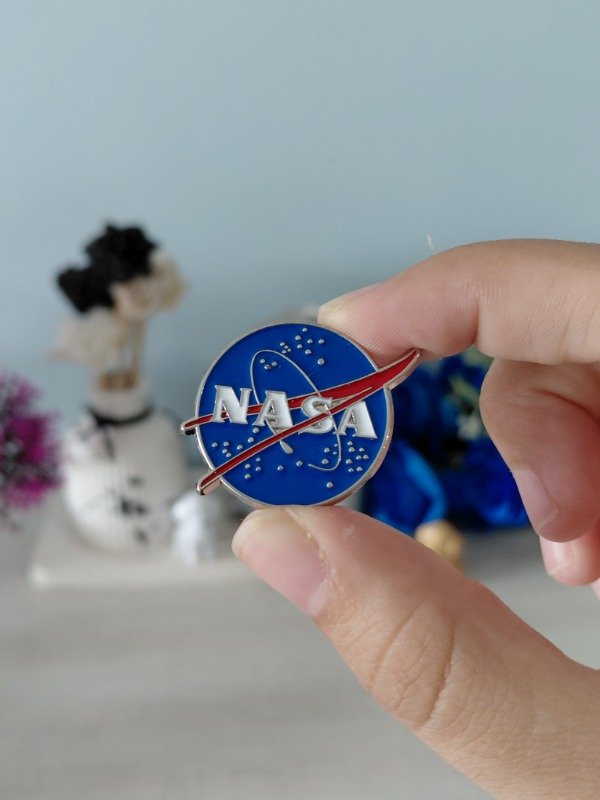 Producto - Pin metalizado - Nasa #0003