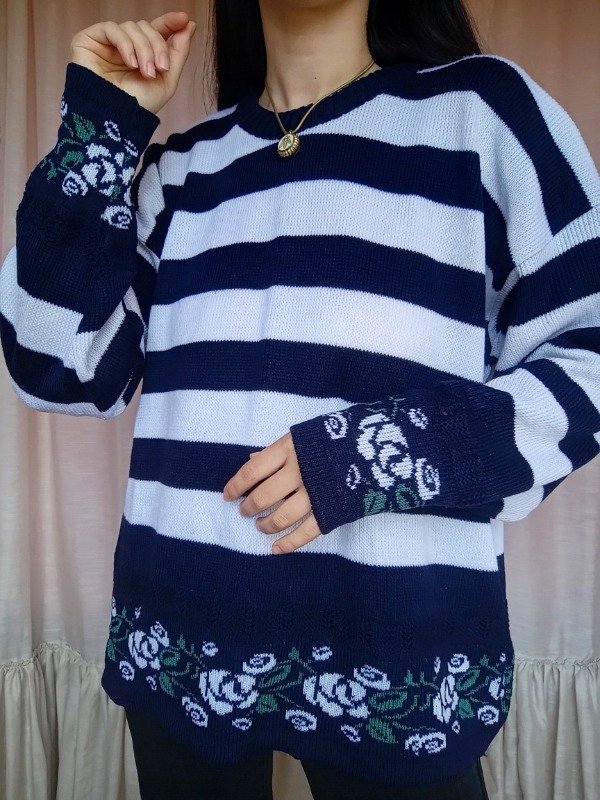 Producto - Sweater Navy Flor