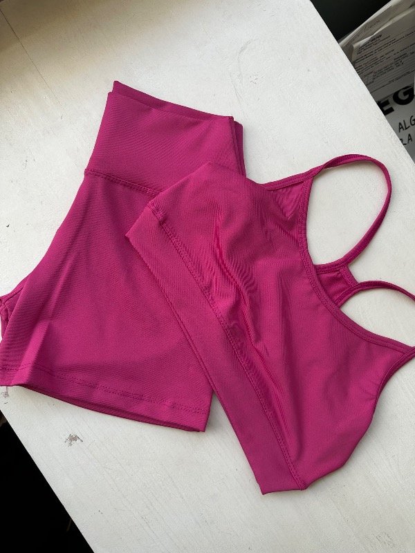 Producto - Conjunto lycra fucsia