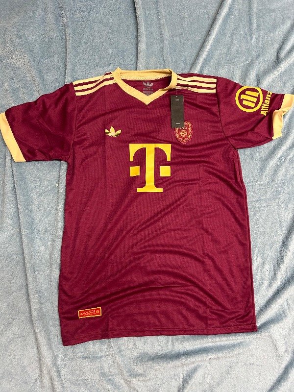 Producto - CAMISETA BAYERN BORDO ALTERNATIVA