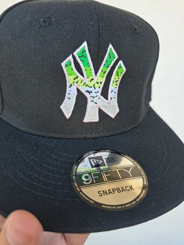 New York Yankees animal print world series 2000 new era 9fifty snapback multicolor — imagen 2