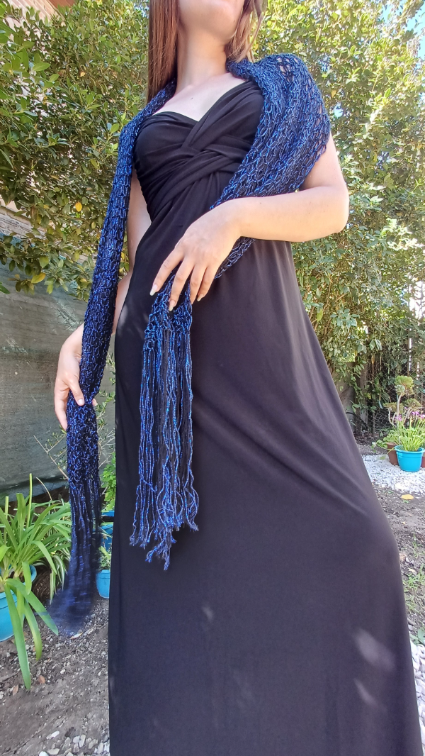 Producto - Chalina Brillante Azul y Negro.