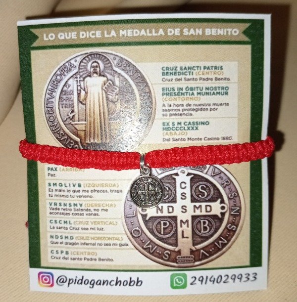 Producto - Pulsera roja con dije San Benito