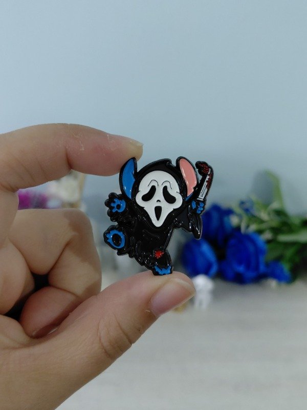 Producto - Pin metalizado - Stitch como Scram #1186