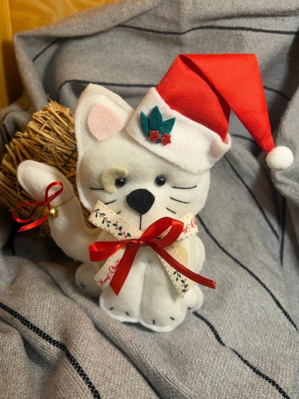 Producto - Gato cuerpo blanco - (Efectivo: 9.200)