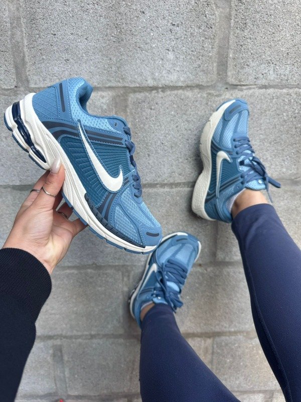 Producto - BF12. Nike zoom Vomero Azul Claro Horma grande G5 35 37 39 40