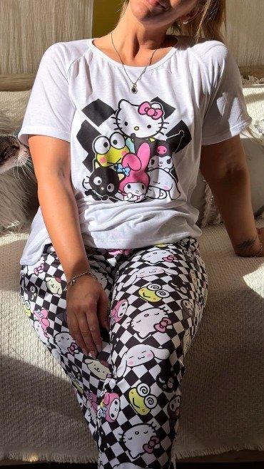 Producto - Pijama Animado Largo Kitty Friends