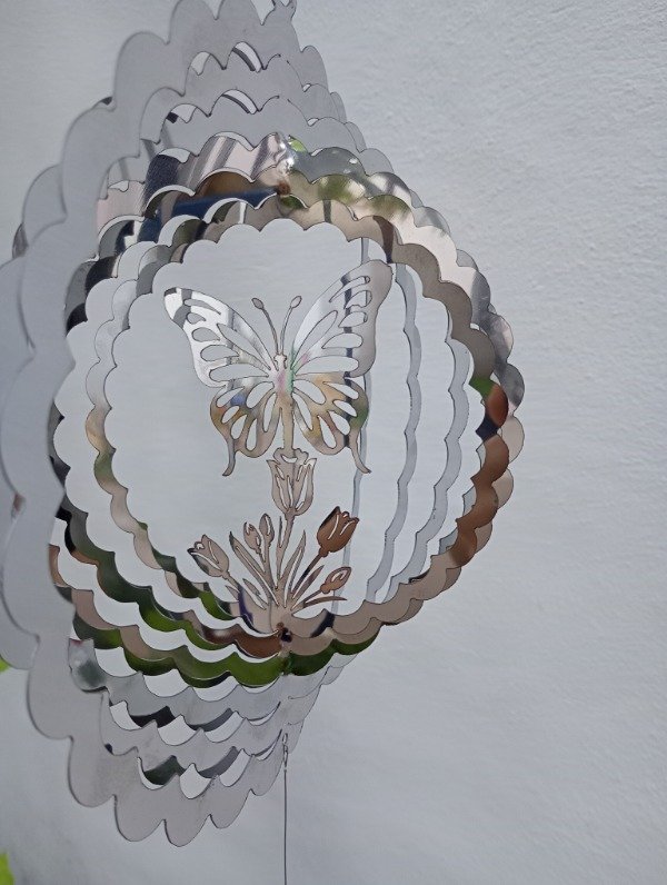 Producto - Giraviento grande Mariposa con atrapasol y tanza decorda.
