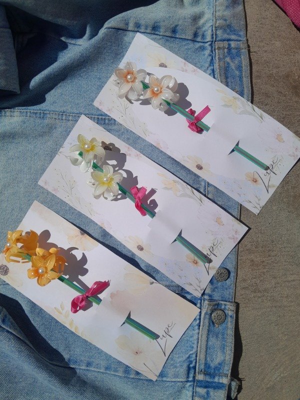 Producto - Broches flores amarillas