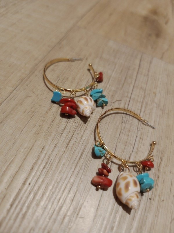Producto - Aros argollas doradas con caracoles y piedras