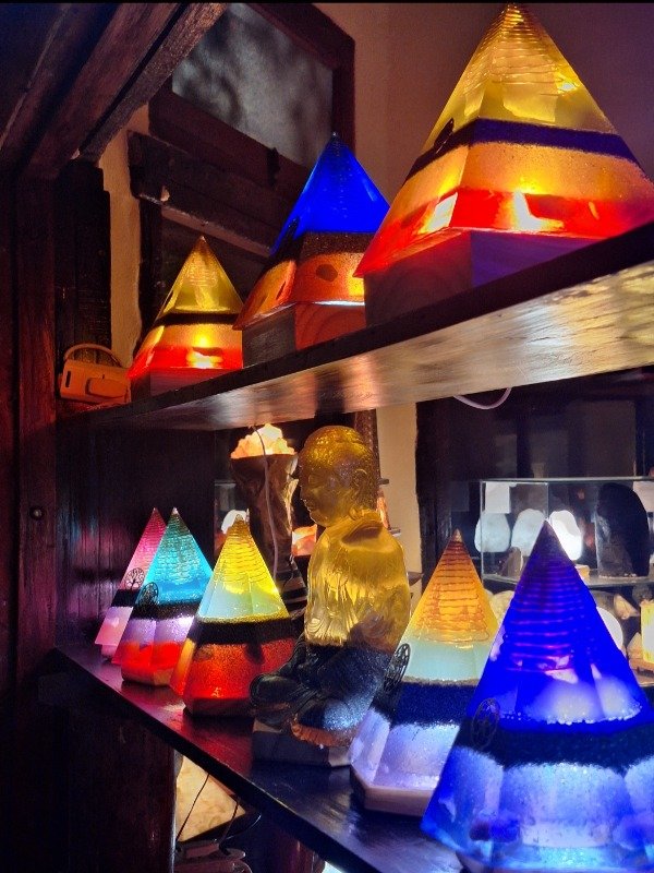 Producto - Lampara Piramide De Orgón Grande Hexagonal - 3
