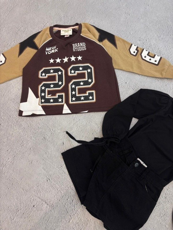 Producto - Buzito rustico nena oversize marron con beige