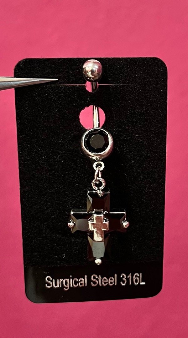 Producto - Piercing de ombligo cruz negra