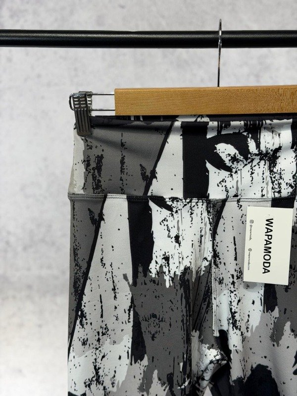Producto - BIKER ESTAMPADO GRIS LYCRA PREMIUM - 1