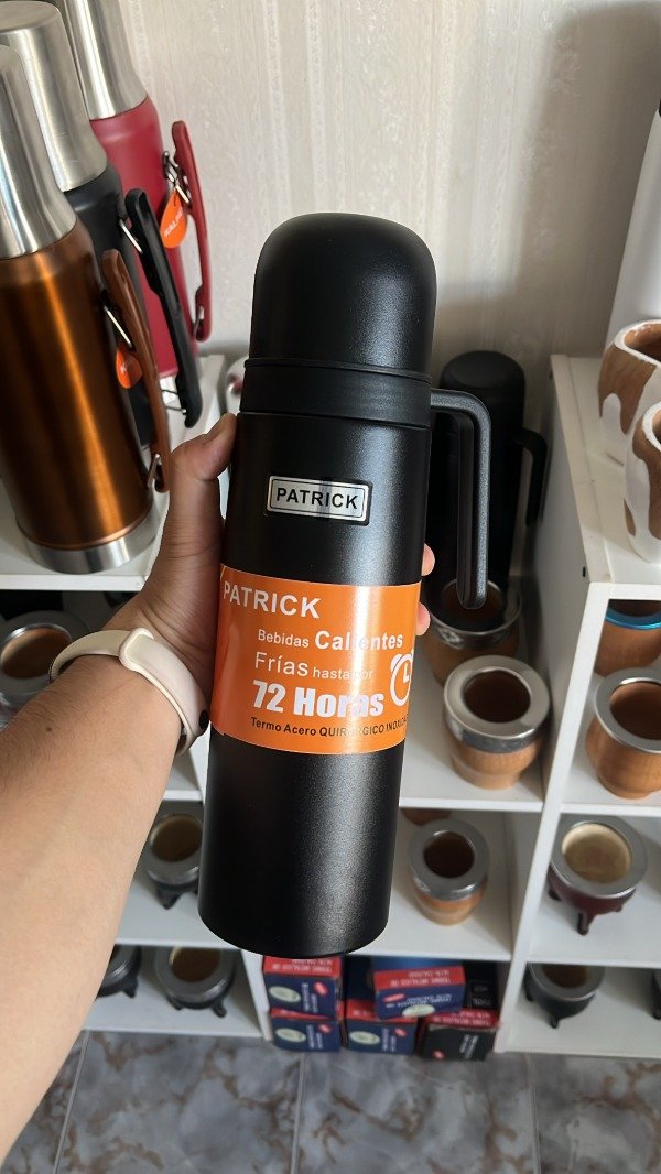 Producto - Termo Media Manija Total Black 1lt