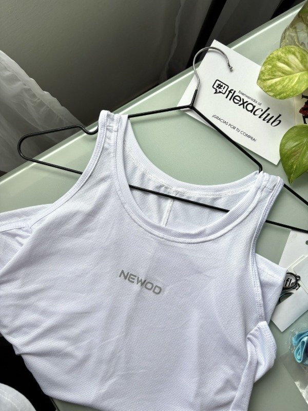 Producto - MUSCULOSA NW BLANCA