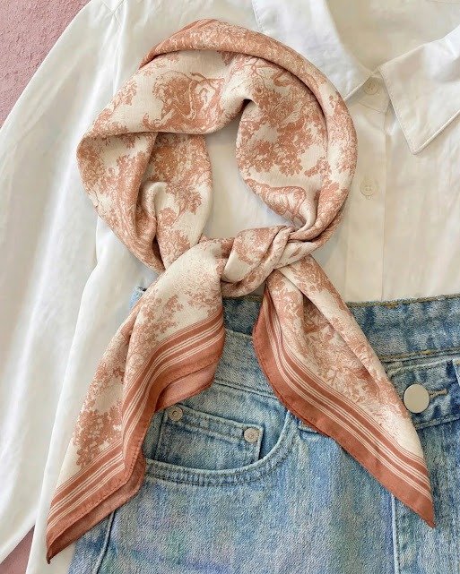 Producto - FOULARD  ROSES 70x70