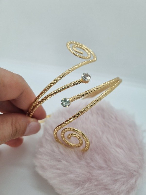 Producto - Brazalete dorado doble bucle doble strass P1479