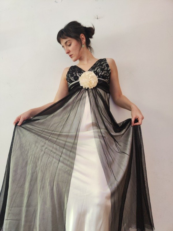 Vestido ByN satén, tul y encaje — imagen 9