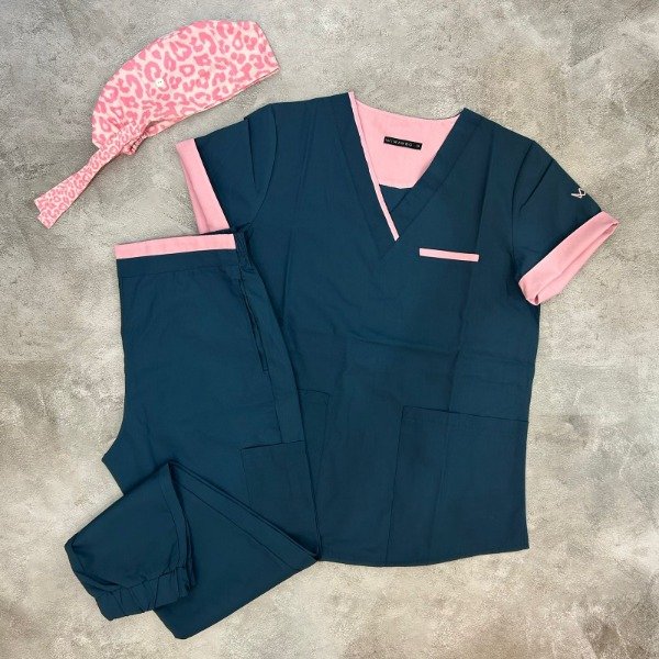 Producto - Ambo Mujer Petroleo Detalle Rosa Jogger (Arciel)
