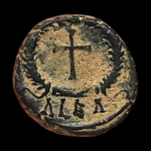 Producto - Teodosio II (425 - 435 DC) Numus. Alejandría - "Cruz"