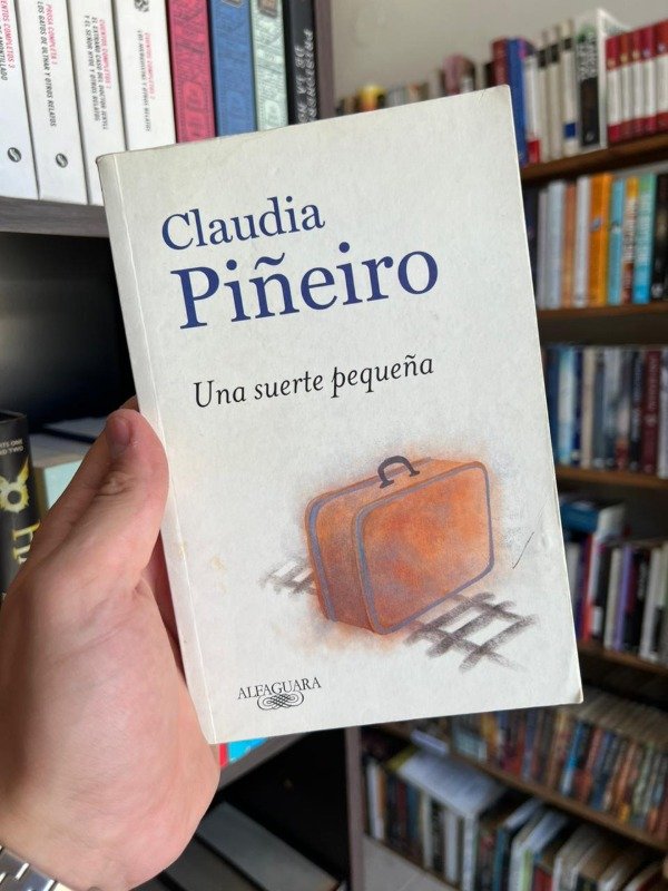 Producto - Una suerte pequeña (Claudia Piñeiro) debolsillo