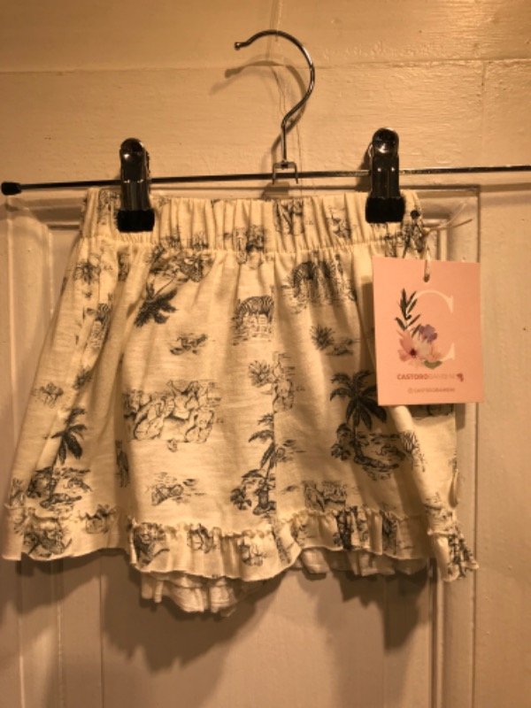 Producto - Short CASTORO blanco animales Nuevo c/etiqueta Talle 2 años - PRECIO: 24X