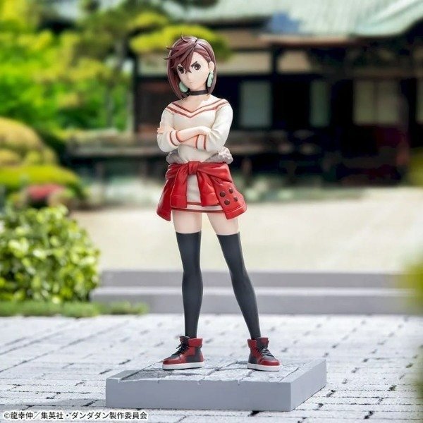 Producto - Figura Original Momo Dandadan LUMINISTA Private Clothes Ver.