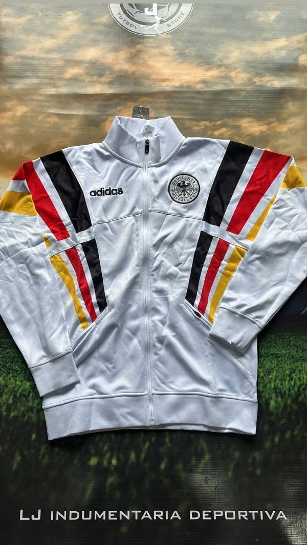 Producto - Campera Alemania retro 90