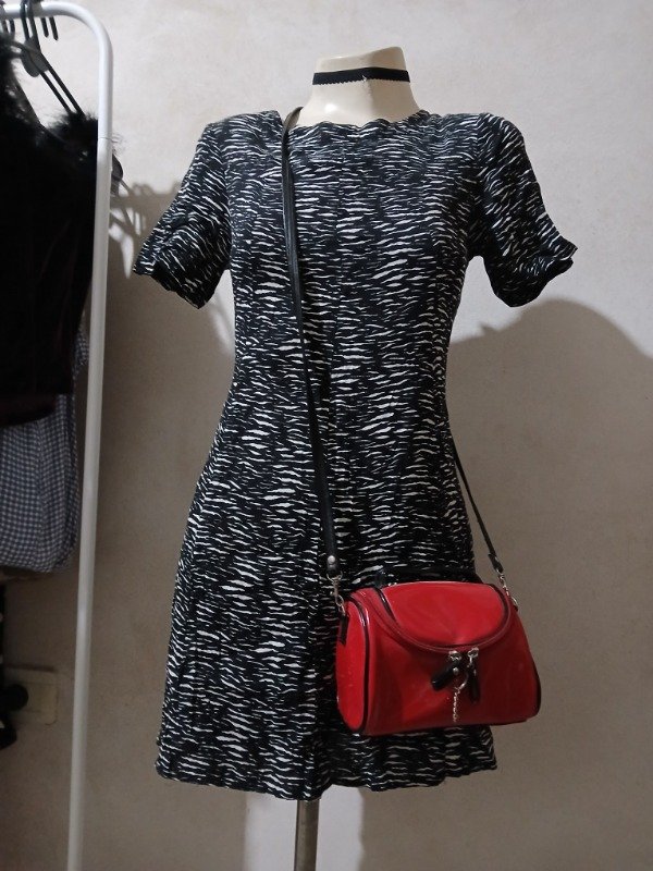 Producto - VESTIDO NEGRO ESTAMPADO KOSIUKO