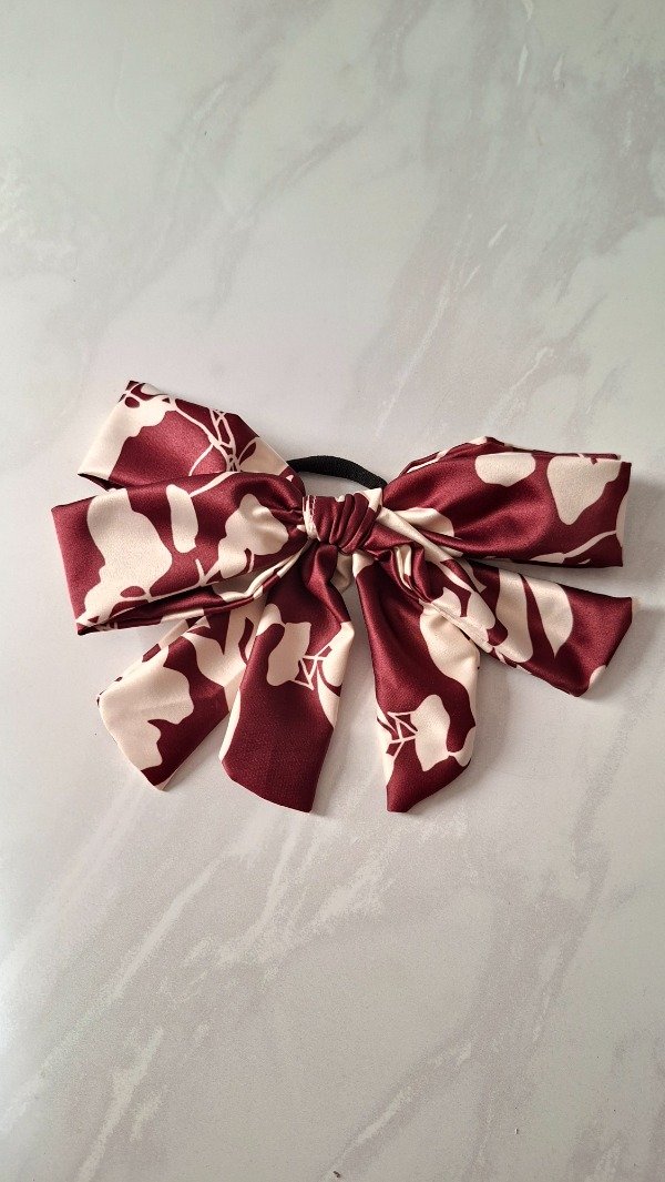 Producto - Moño Satén bordo con blanco flores