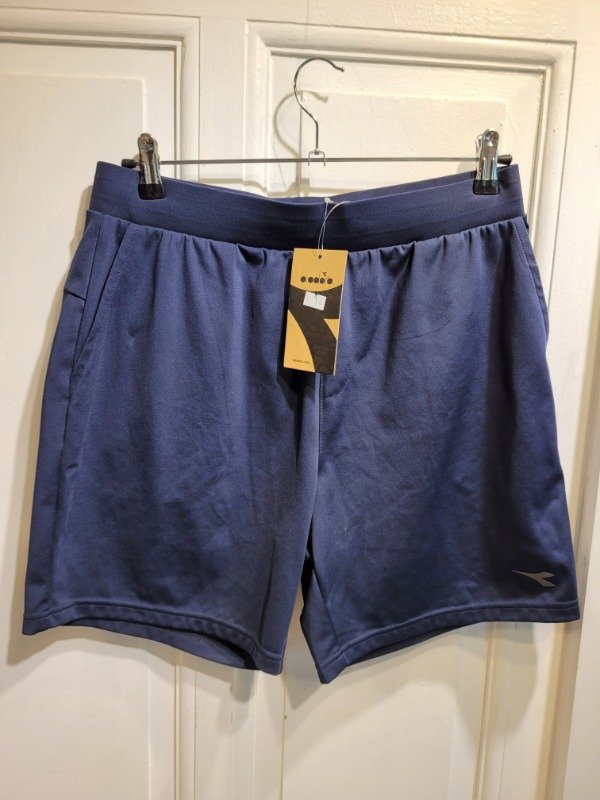Producto - Short DIADORA azul Nuevo Con etiqueta Talle M - PRECIO: 40X