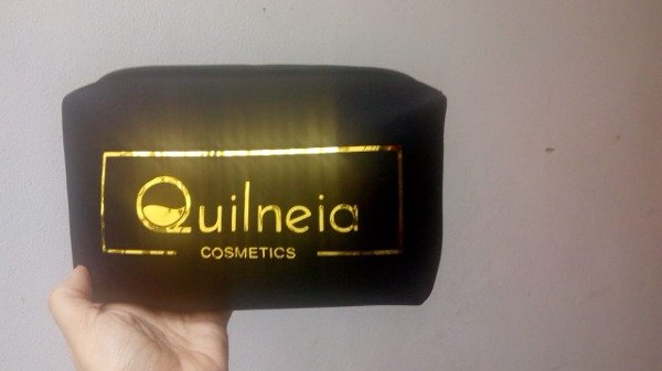 Producto - Necessaire con logo en vinilo
