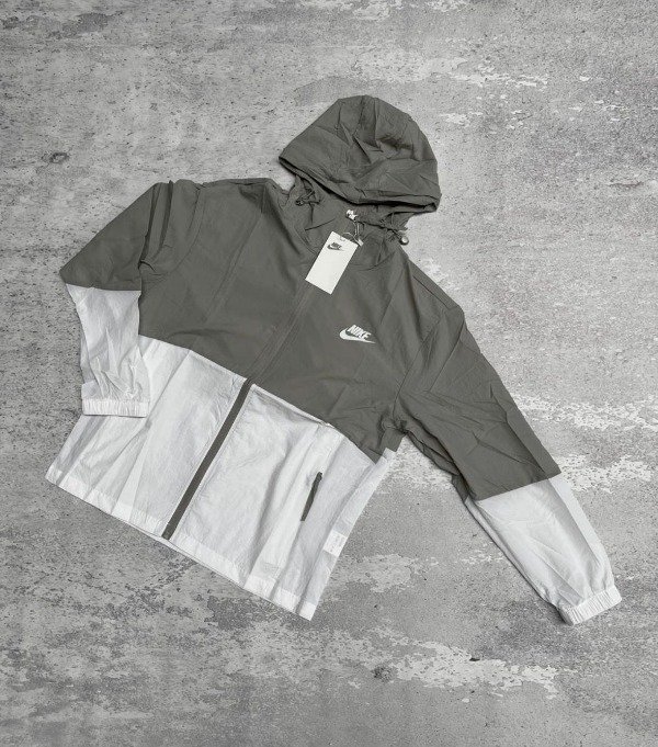 Producto - Campera Rompeviento Gris NK