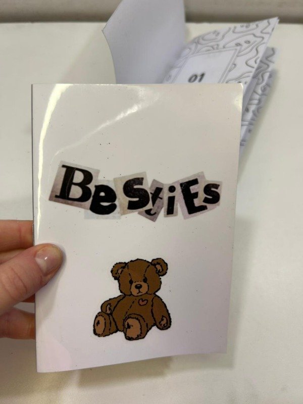 Producto - BESTIES album de figuritas