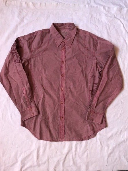 Producto - Guess Y2K embroied shirt.