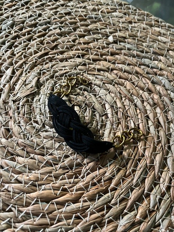 Producto - Pulsera gamuza