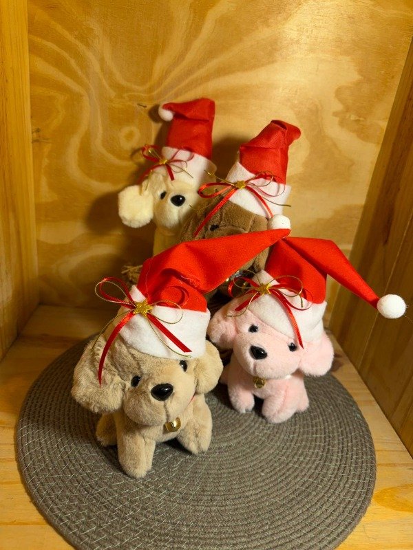 Producto - Llavero navideño perrito sentado con gorro liso (Efectivo: 13.200)