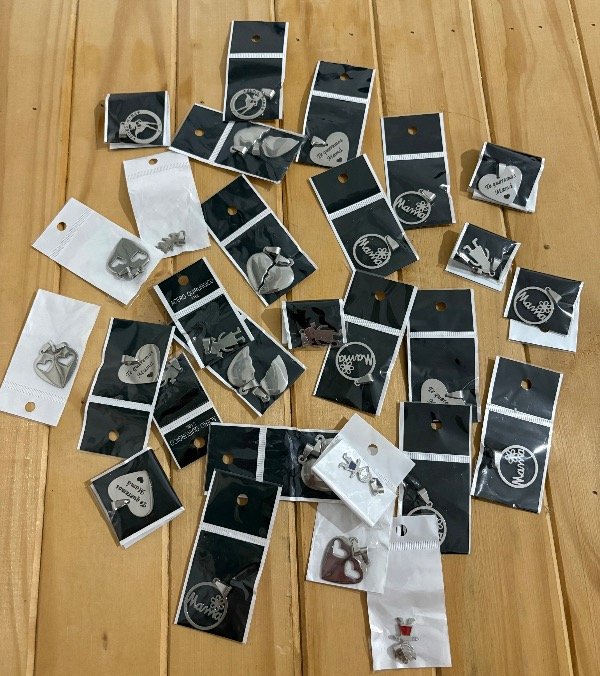 Producto - LOTE 3 DIJES DE ACERO QUIRÚRGICO