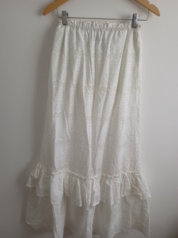 Producto - Pollera broderie BCBGMAXAZRIA