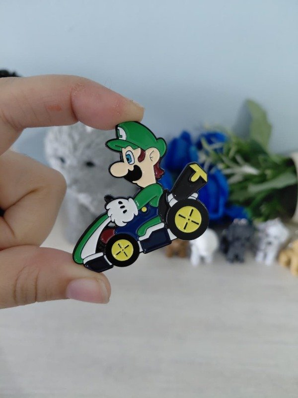 Producto - Pin metalizado - Luigi de Mario Bros #1136