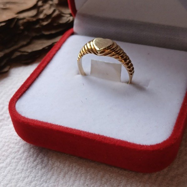Producto - Anillo Oro 18 kt corazón talle 15