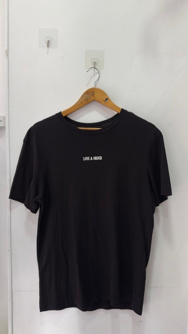 Producto - Remera HyM Víbora