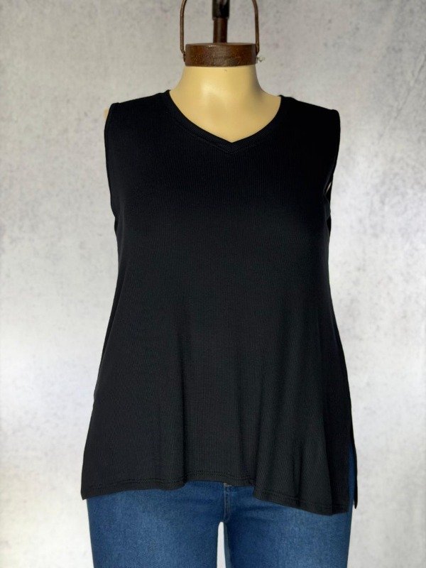 Producto - MUSCULOSA ASIA NEGRA MOLREY MODAL BASICA