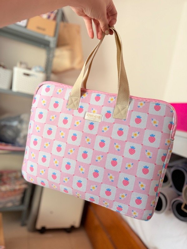 Producto - FUNDA DE NOTEBOOK - FRUTILLAS CUADRILLE