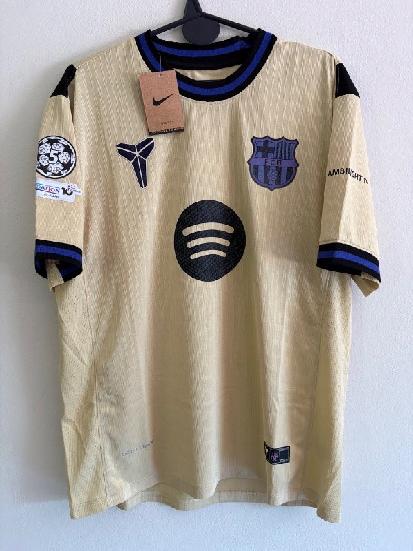 Producto - Camiseta IMPORTADA del FC Barcelona Alternativa Beige - Yamal